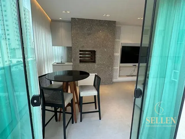 Apartamento 3 quartos e 4 banheiros, à venda, no bairro Meia Praia em Itapema