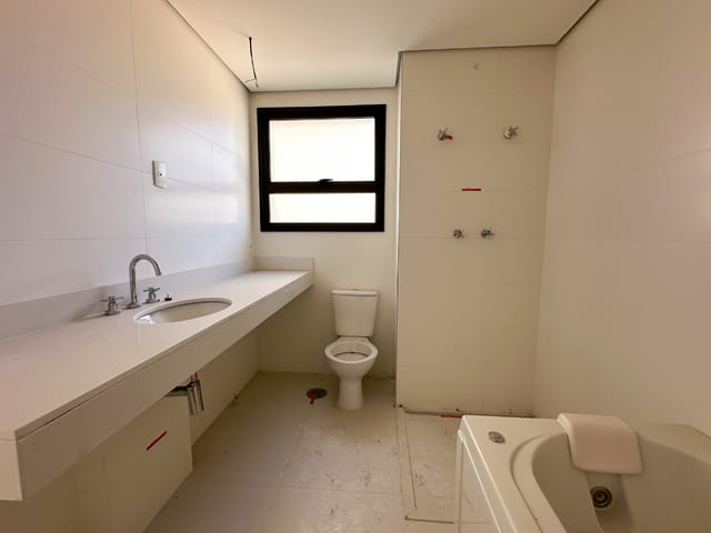 Apartamento com 310m² 4 quartos e 6 banheiros, à venda, no bairro Higienópolis em São Paulo