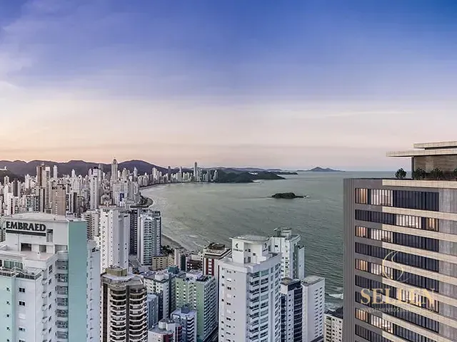 Apartamento 4 quartos e 1 banheiro, à venda, no bairro Centro em Balneário Camboriú