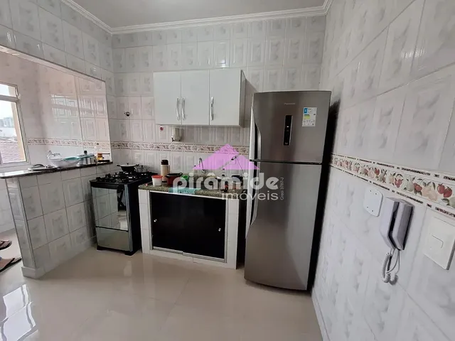 Apartamento com 82m² 2 quartos e 1 banheiro, à venda, no bairro Centro em Caraguatatuba