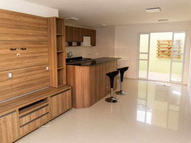 Foto do Apartamento - Apartamento de 2 dormitórios para aluguel em condomínio fechado no Umuharama, Pelotas RS, com segurança, praticidade e ótima localização | UP Imóveis