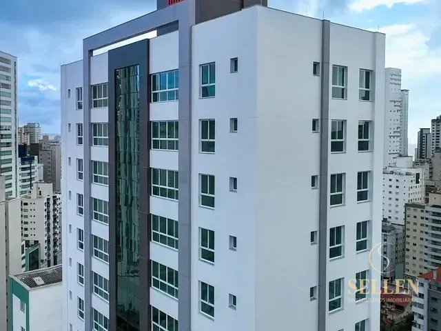 Apartamento 4 quartos e 1 banheiro, à venda, no bairro Centro em Balneário Camboriú