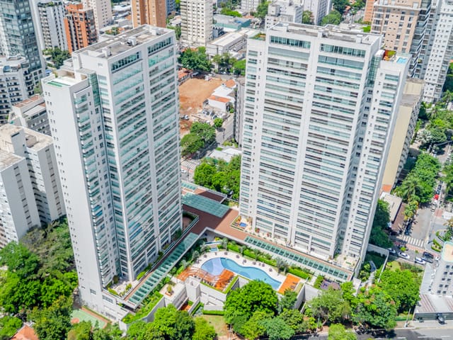 Apartamento com 335m² 3 quartos e 5 banheiros, à venda, no bairro Vila Uberabinha em São Paulo