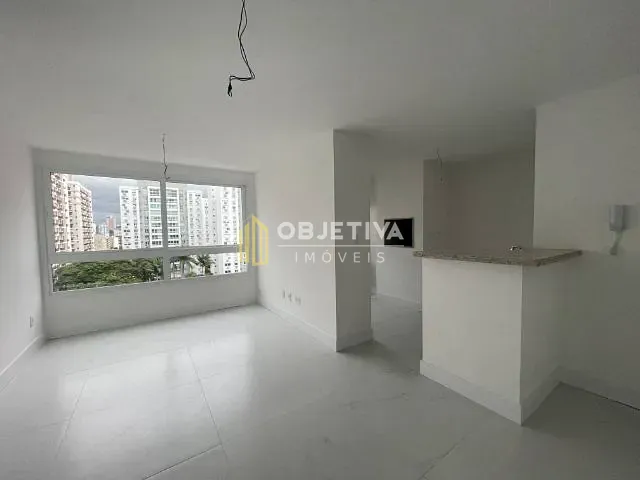 Apartamento 2 quartos e 2 banheiros, à venda, no bairro Passo da Areia em Porto Alegre