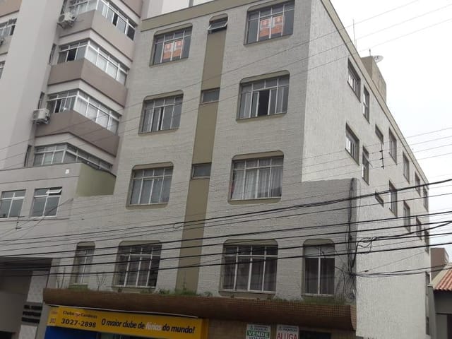 Locação - Apartamento com 2 quartos, 1 vaga de garagem, 70 m², Ed. Conceição Miquelão - Centro, Ponta Grossa.