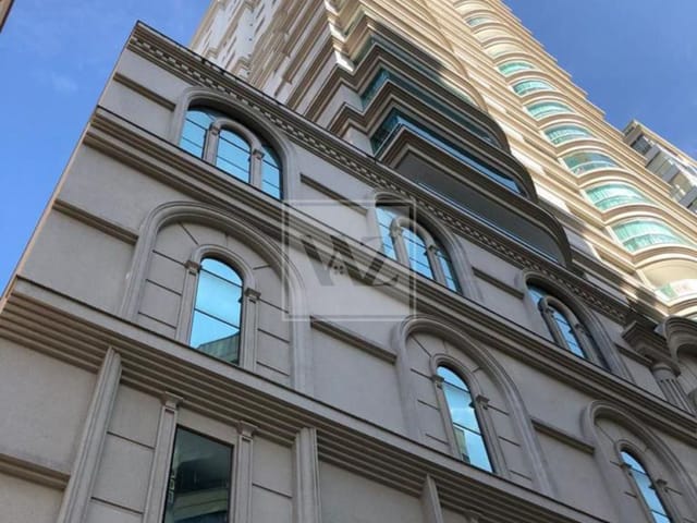 Apartamento com 300m² 4 quartos e 5 banheiros, à venda ou para alugar, no bairro Meia Praia em Itapema