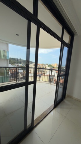Apartamento 3 quartos e 2 banheiros, à venda ou para alugar, no bairro Imbetiba em Macaé
