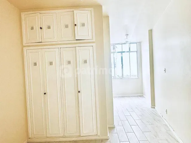 Apartamento 2 quartos e 2 banheiros, à venda, no bairro Copacabana em Rio de Janeiro