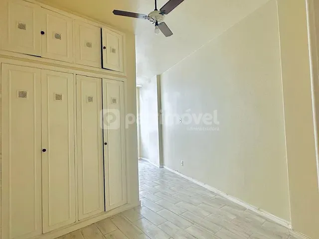 Apartamento 2 quartos e 2 banheiros, à venda, no bairro Copacabana em Rio de Janeiro