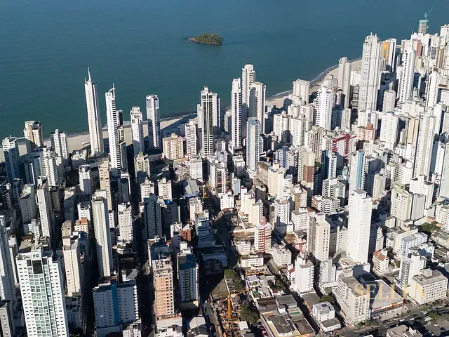 Apartamento com 203m², à venda, no bairro Centro em Balneário Camboriú