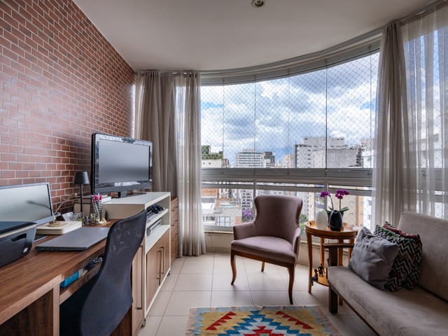 Apartamento com 239m² 3 quartos e 3 banheiros, à venda, no bairro Itaim Bibi em São Paulo