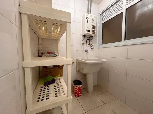 Apartamento 2 quartos e 2 banheiros, à venda ou para alugar, no bairro São Lourenço em Bertioga