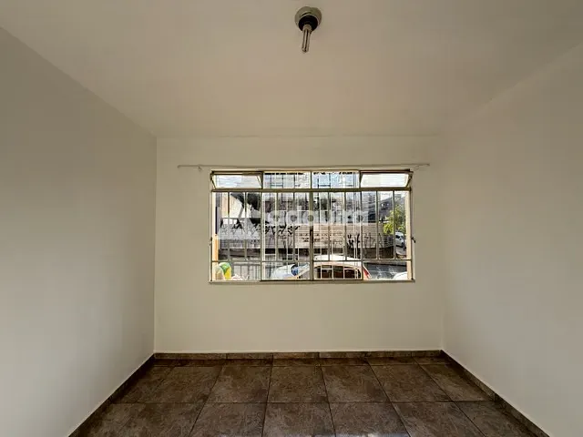Apartamento 2 quartos e 1 banheiro, para alugar, no bairro Centro em Ponta Grossa