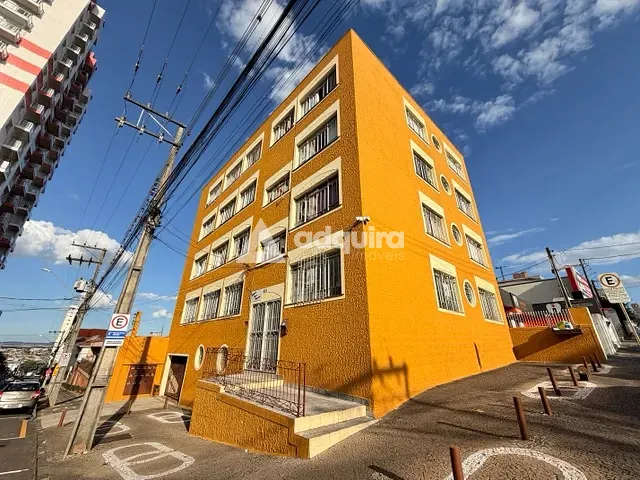 Apartamento 2 quartos e 1 banheiro, para alugar, no bairro Centro em Ponta Grossa