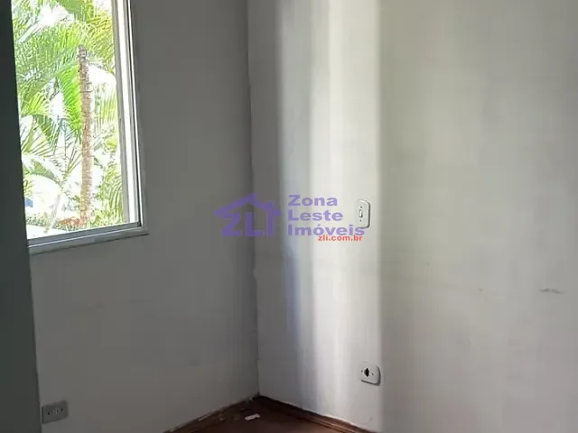 Apartamento 2 quartos e 1 banheiro, para alugar, no bairro Vila Carmosina em São Paulo