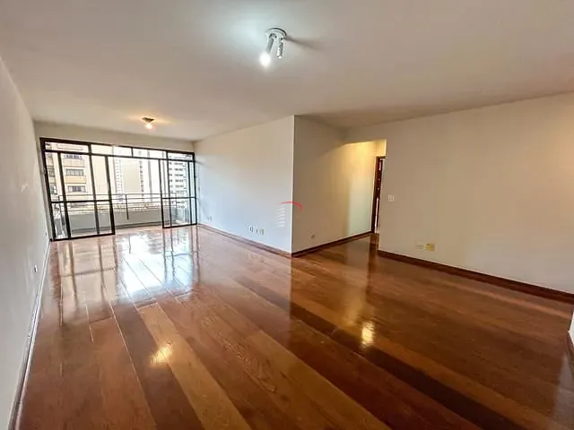 Apartamento com 208m² 3 quartos e 2 banheiros, à venda, no bairro Centro em Londrina
