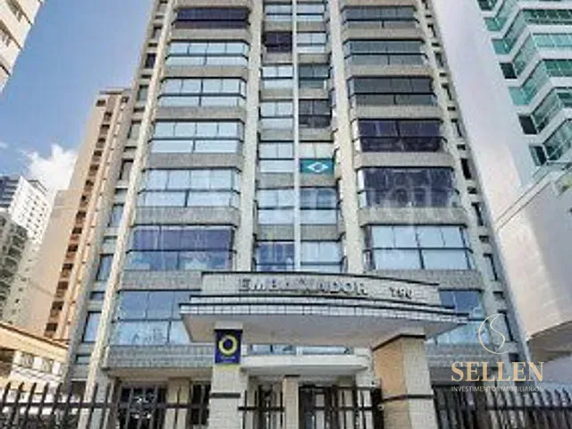 Apartamento 3 quartos e 1 banheiro, para alugar, no bairro Centro em Balneário Camboriú