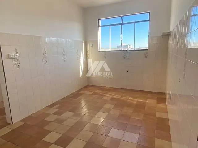 Apartamento 2 quartos e 1 banheiro, para alugar, no bairro Centro em Ponta Grossa