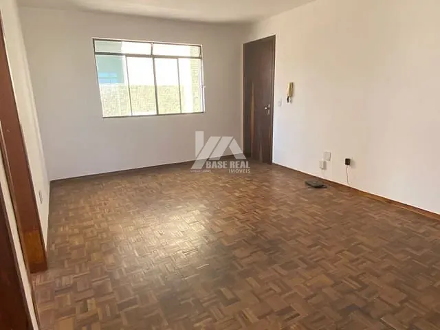 Apartamento 2 quartos e 1 banheiro, para alugar, no bairro Centro em Ponta Grossa