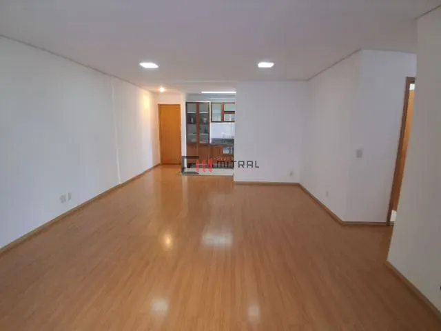 Apartamento 3 quartos e 2 banheiros, à venda, no bairro Gleba Fazenda Palhano em Londrina