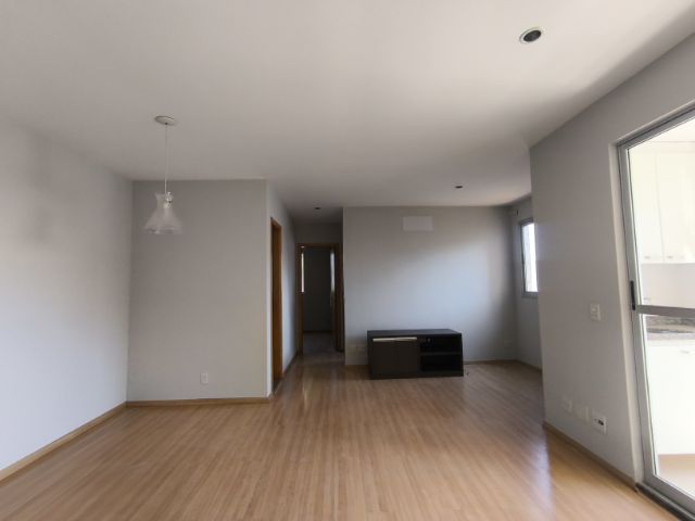 Apartamento com 88m² 2 quartos e 2 banheiros, para alugar, no bairro Bela Suiça em Londrina