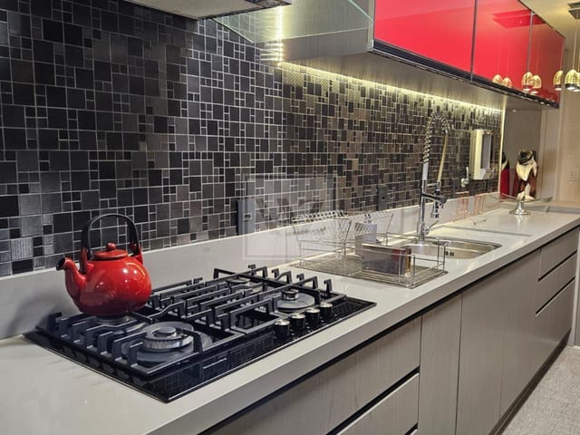 Apartamento 4 quartos e 4 banheiros, à venda, no bairro Pioneiros em Balneário Camboriú