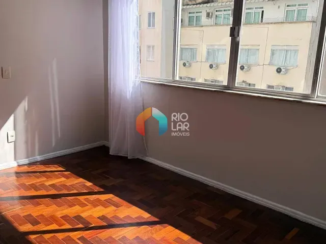 Apartamento com 70m² 1 quarto e 2 banheiros, à venda, no bairro Copacabana em Rio de Janeiro