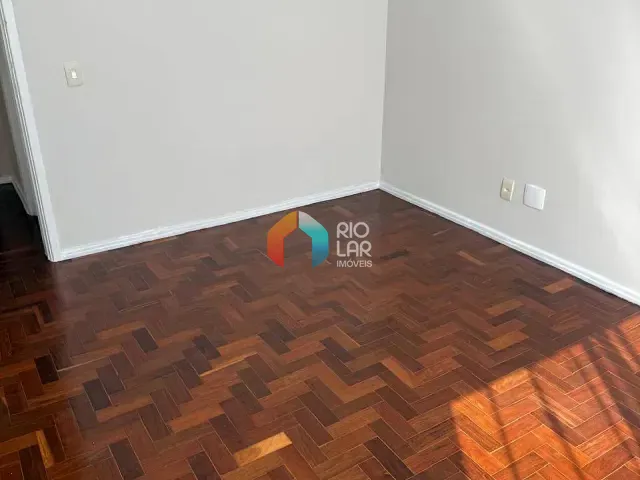 Apartamento com 70m² 1 quarto e 2 banheiros, à venda, no bairro Copacabana em Rio de Janeiro