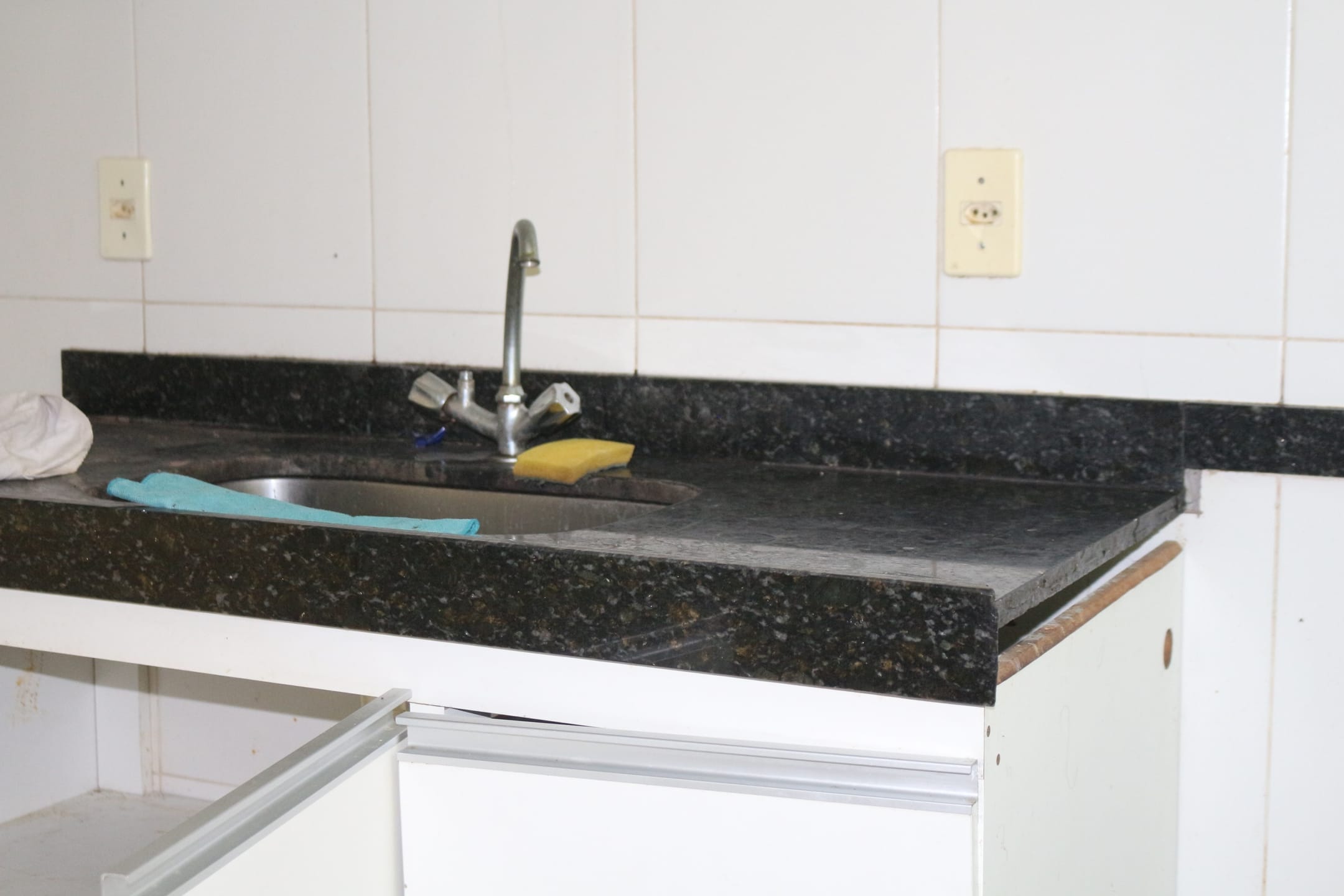 Apartamento de 2 quartos, 1 banho, 1 vaga, condomínio barato, à venda, Porto Seguro, Ribeirão das Neves, MG - Bom para investidor. Fácil de alugar. miniatura 35