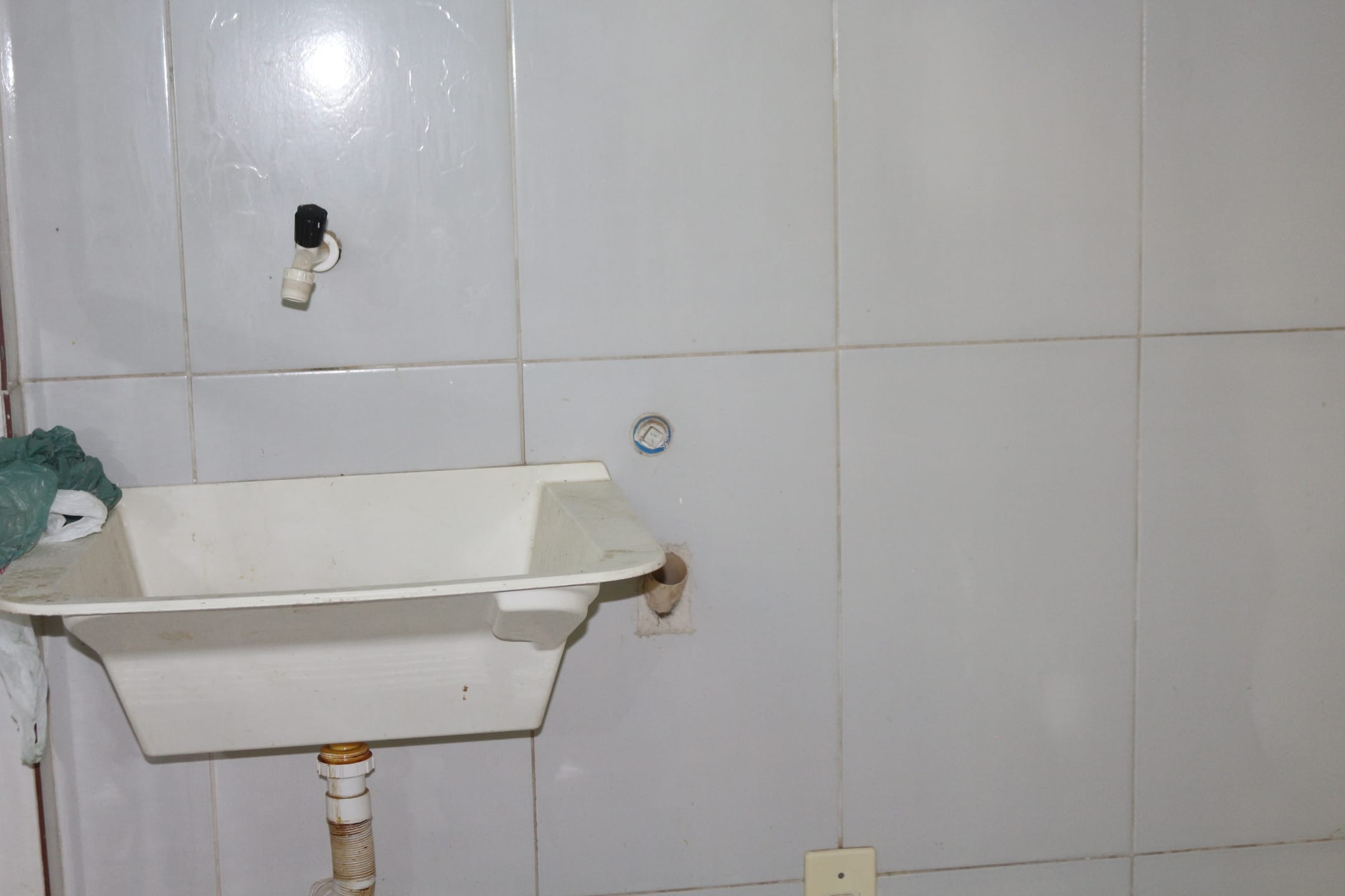 Apartamento de 2 quartos, 1 banho, 1 vaga, condomínio barato, à venda, Porto Seguro, Ribeirão das Neves, MG - Bom para investidor. Fácil de alugar. miniatura 36