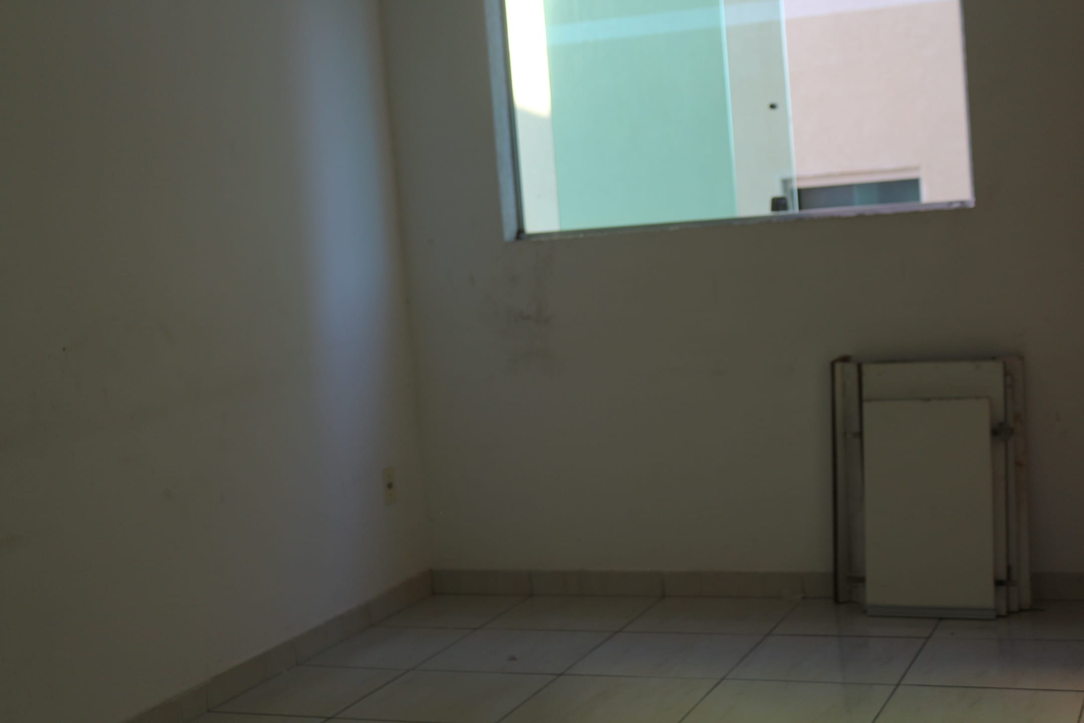 Apartamento de 2 quartos, 1 banho, 1 vaga, condomínio barato, à venda, Porto Seguro, Ribeirão das Neves, MG - Bom para investidor. Fácil de alugar. miniatura 33