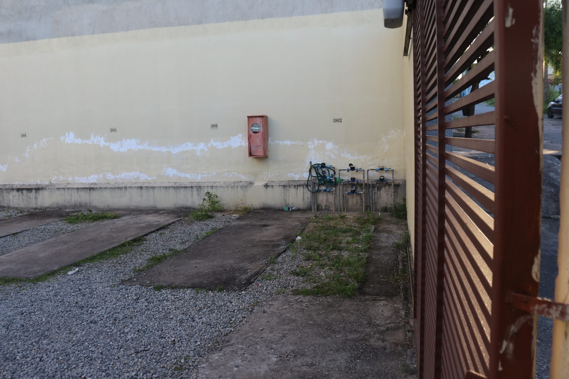 Apartamento de 2 quartos, 1 banho, 1 vaga, condomínio barato, à venda, Porto Seguro, Ribeirão das Neves, MG - Bom para investidor. Fácil de alugar. miniatura 63