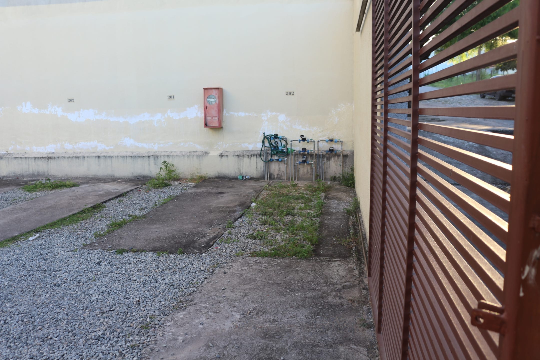 Apartamento de 2 quartos, 1 banho, 1 vaga, condomínio barato, à venda, Porto Seguro, Ribeirão das Neves, MG - Bom para investidor. Fácil de alugar. miniatura 55