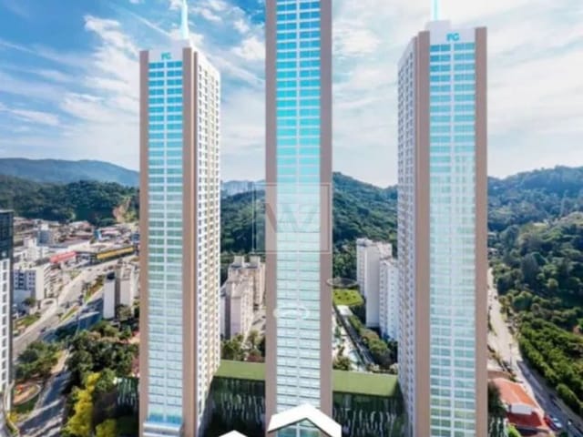 Apartamento 3 quartos e 2 banheiros, à venda, no bairro Pioneiros em Balneário Camboriú