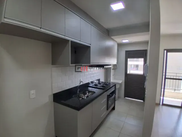 Apartamento 3 quartos e 2 banheiros, para alugar, no bairro Centro em Londrina