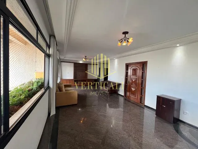 Apartamento com 220m² 4 quartos e 4 banheiros, à venda, no bairro Jardim Mariana em Cuiabá