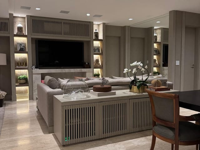 Apartamento com 187m² 3 quartos e 4 banheiros, à venda, no bairro Moema em São Paulo