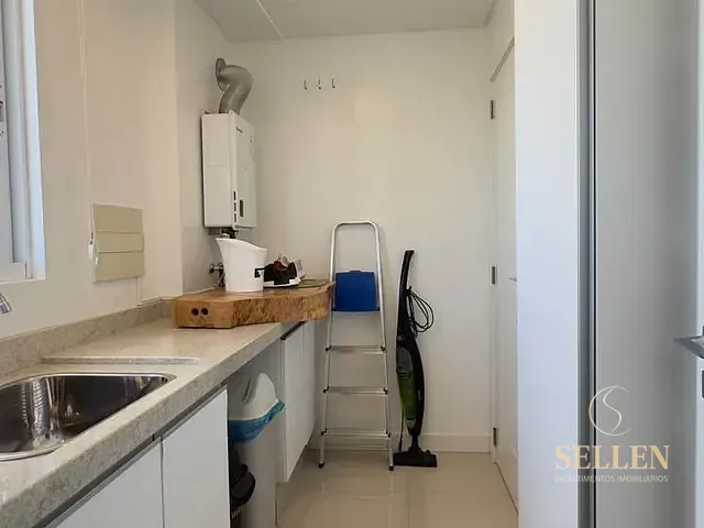 Apartamento com 173m² 3 quartos e 4 banheiros, à venda, no bairro Centro em Balneário Camboriú