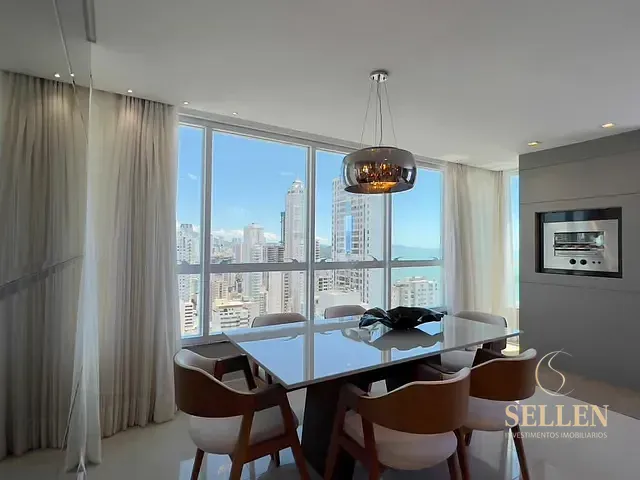 Apartamento com 173m² 3 quartos e 4 banheiros, à venda, no bairro Centro em Balneário Camboriú