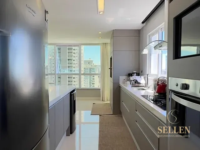 Apartamento com 173m² 3 quartos e 4 banheiros, à venda, no bairro Centro em Balneário Camboriú