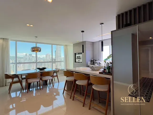 Apartamento com 173m² 3 quartos e 4 banheiros, à venda, no bairro Centro em Balneário Camboriú