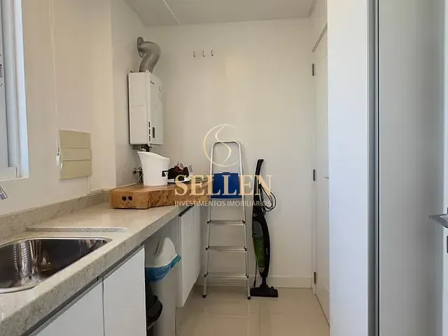 Apartamento com 173m² 3 quartos e 4 banheiros, à venda, no bairro Centro em Balneário Camboriú