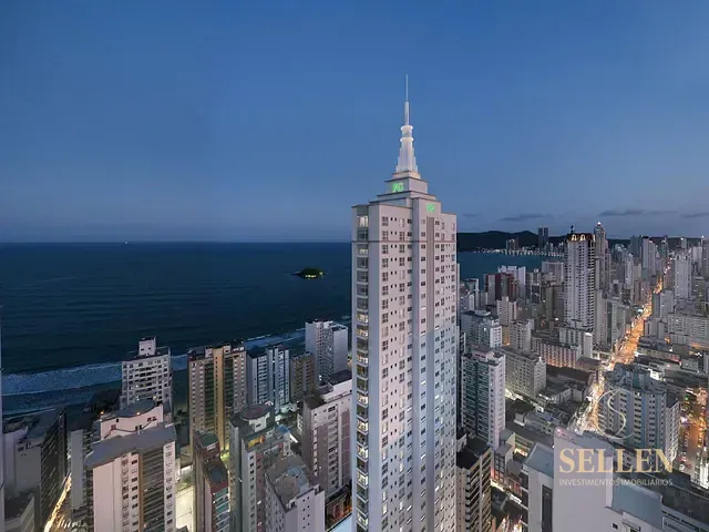 Apartamento 4 quartos e 4 banheiros, à venda, no bairro Centro em Balneário Camboriú