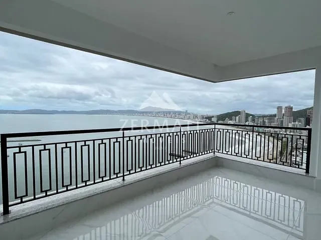 Apartamento com 216m² 3 quartos e 4 banheiros, à venda, no bairro Centro em Itapema