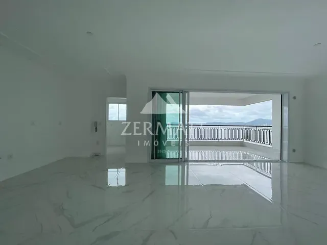 Apartamento com 216m² 3 quartos e 4 banheiros, à venda, no bairro Centro em Itapema