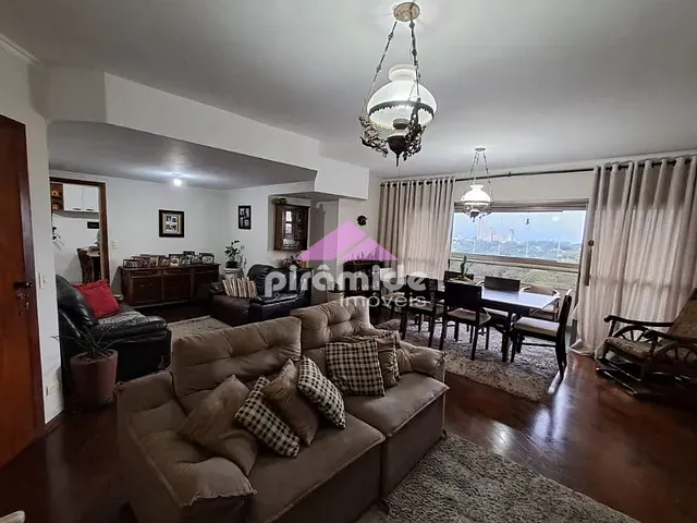 Apartamento com 170m² 4 quartos e 2 banheiros, à venda, no bairro Centro em São José dos Campos
