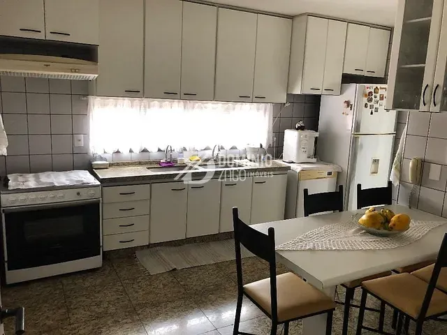 Apartamento com 356m² 4 quartos e 5 banheiros, à venda, no bairro Mercês em Uberaba
