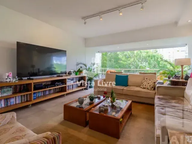 Apartamento com 226m² 4 quartos e 5 banheiros, à venda, no bairro Higienópolis em São Paulo