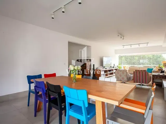 Apartamento com 226m² 4 quartos e 5 banheiros, à venda, no bairro Higienópolis em São Paulo