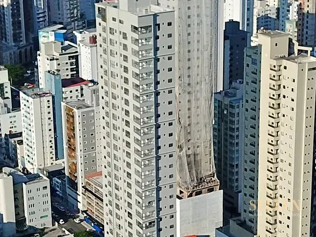 Apartamento 3 quartos e 1 banheiro, à venda, no bairro Centro em Balneário Camboriú